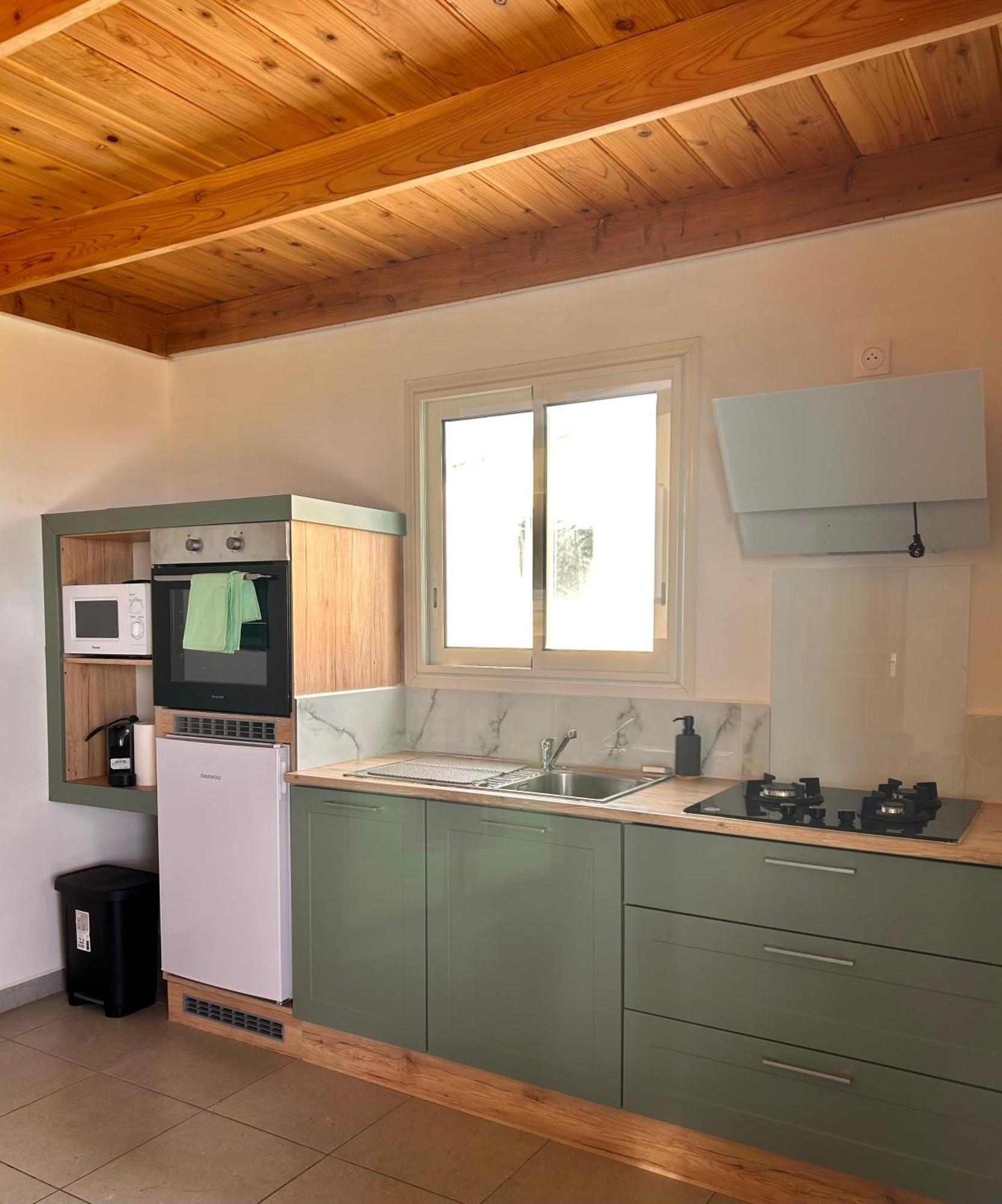 Logement Emeraude แซ็งต์-โรส ภายนอก รูปภาพ