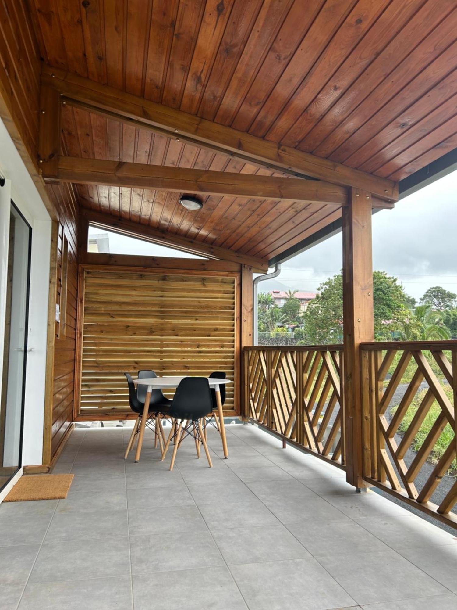 Logement Emeraude แซ็งต์-โรส ภายนอก รูปภาพ